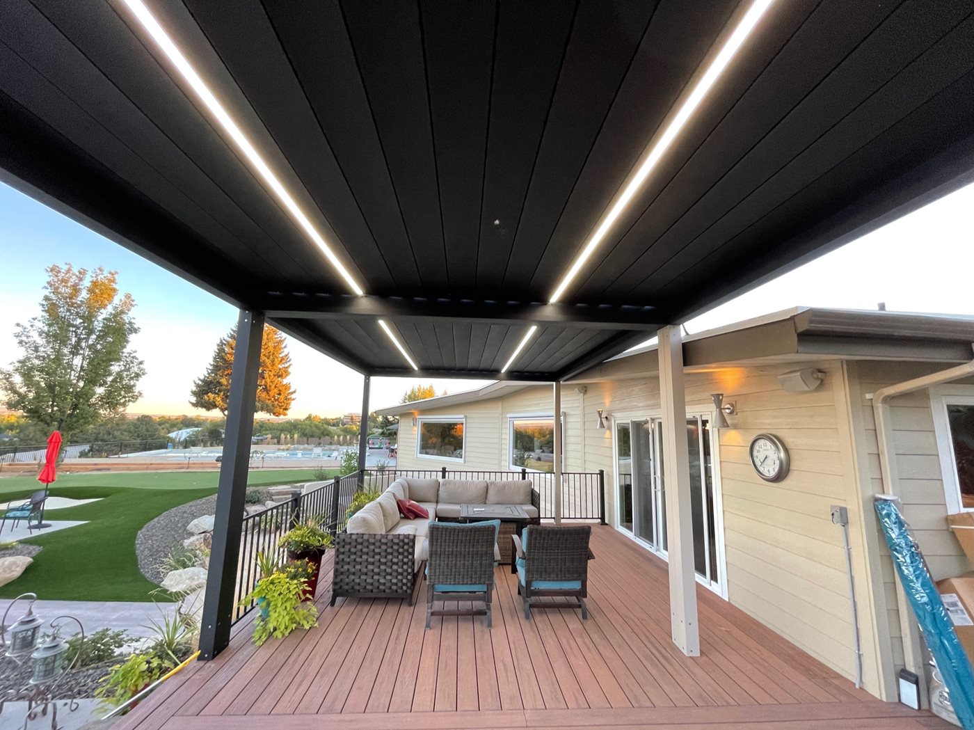 Freestanding,-Side-by-Side-Albas-with-LEDs-in-Idaho-by-Blind-Appeal-(1).JPG